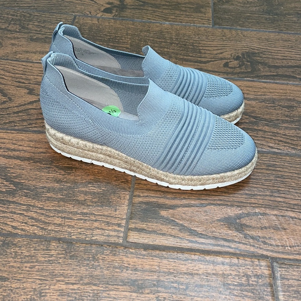 ADRIENNE VITTADINI WOMENS NIKO SLIP ON SNEAKER - GRAY SIZE 9.5
